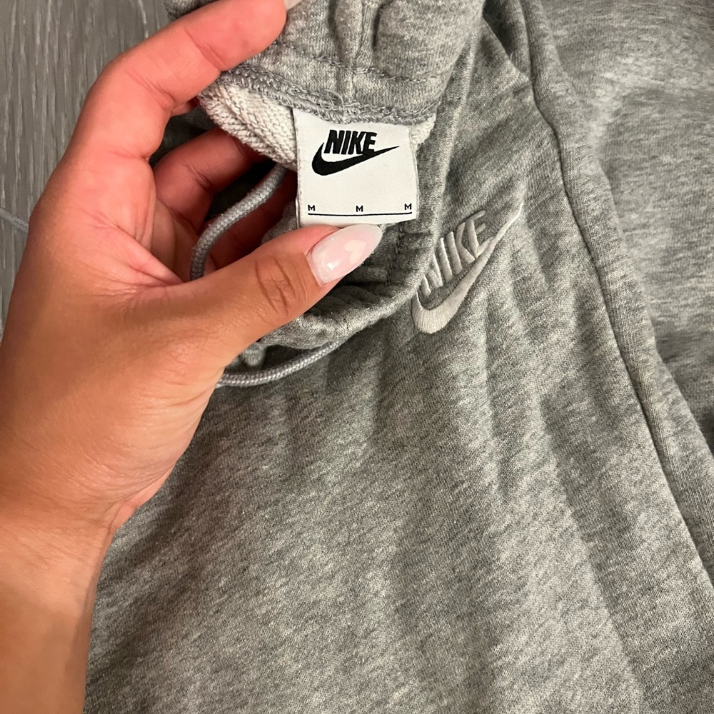 Nike Heather Gray Joggers - Picture 2 of 2